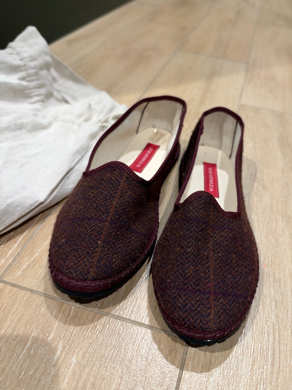 Vibi Venezia Burgundy slippers - Julia